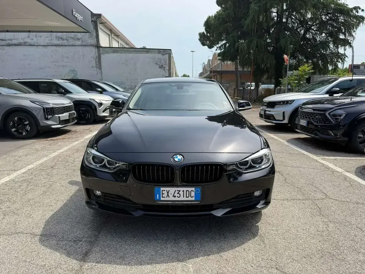 Usata BMW 320 184 CV (135 kW) 2014 Nero Berlina