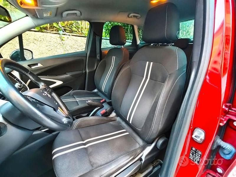 Usata Opel Crossland 110 CV (80 kW) 2022 Rosso SUV