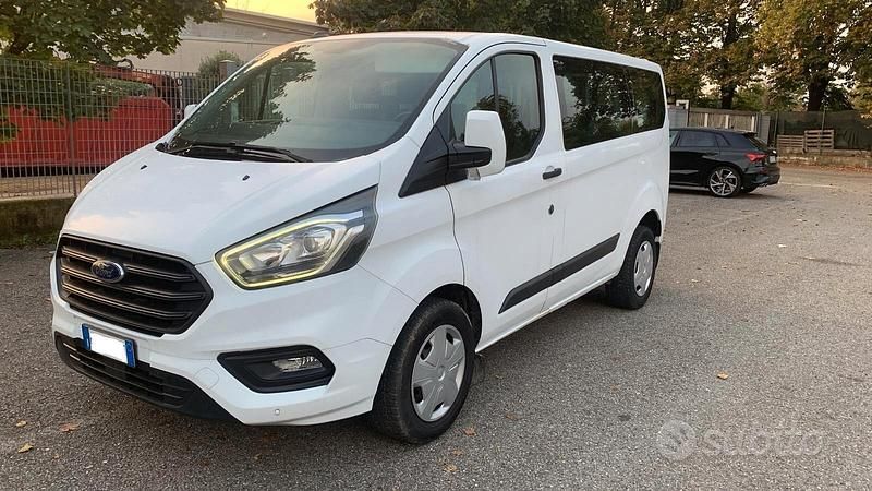 Begagnad Ford Tourneo Trend 131 HK (96 kW) 2019 Vit Minibuss