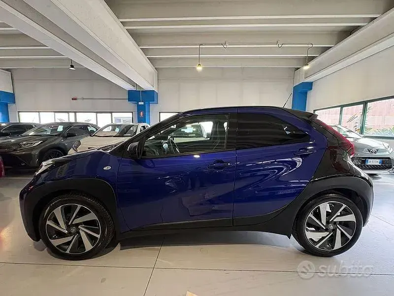 Usata Toyota Aygo X Lounge 72 CV (52 kW) 2023 Blu SUV