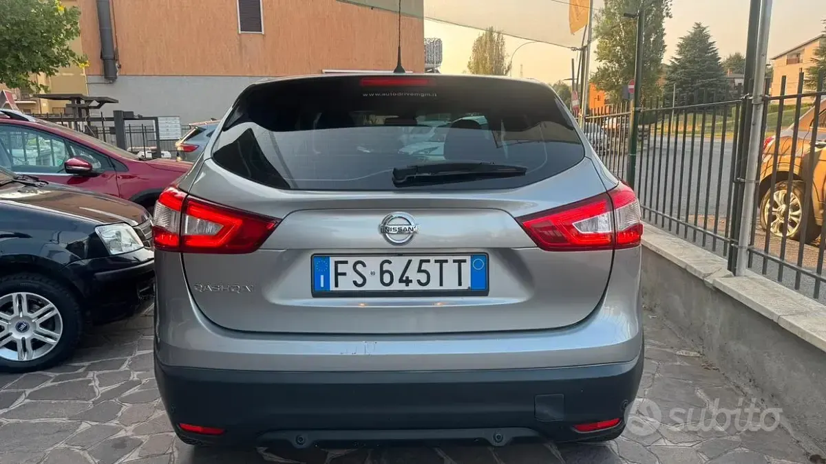 Usata Nissan Qashqai 131 CV (96 kW) 2018 Grigio SUV
