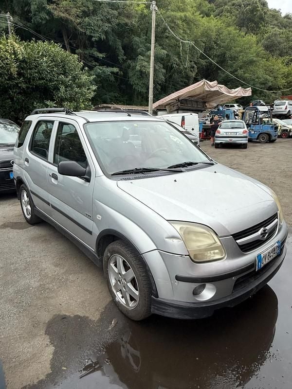 Second-hand Suzuki Ignis 99 CP (72 kW) 2005 Argintiu Hatchback