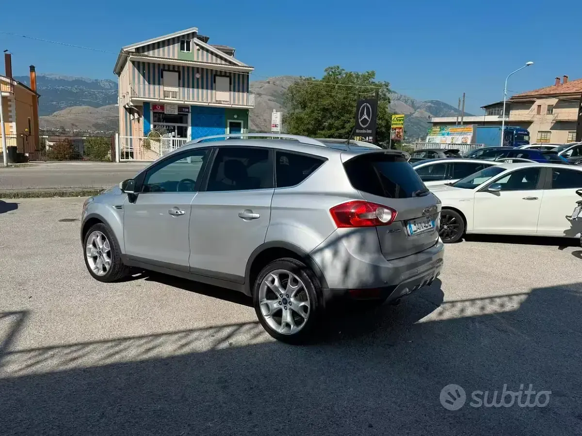 Usata Ford Kuga 136 CV (100 kW) 2010 Grigio SUV