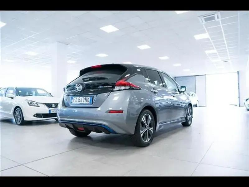 Usata Nissan Leaf 160 kW (218 CV) 2019 Nero Utilitaria