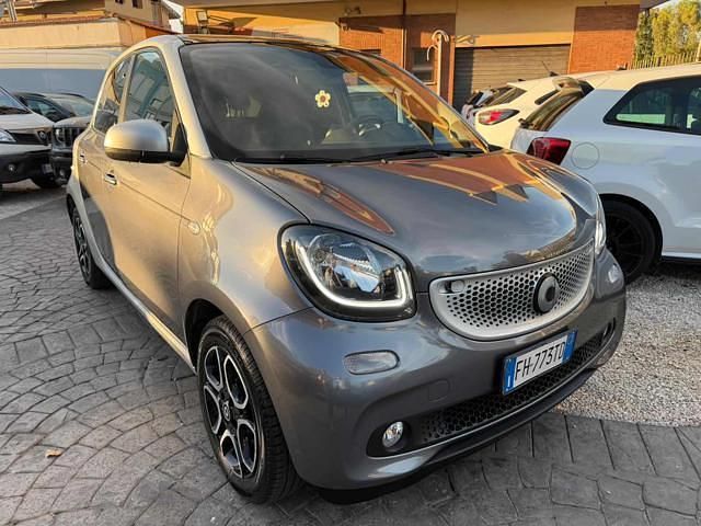 Usata Smart ForFour Prime 71 CV (52 kW) 2017 Grigio Utilitaria