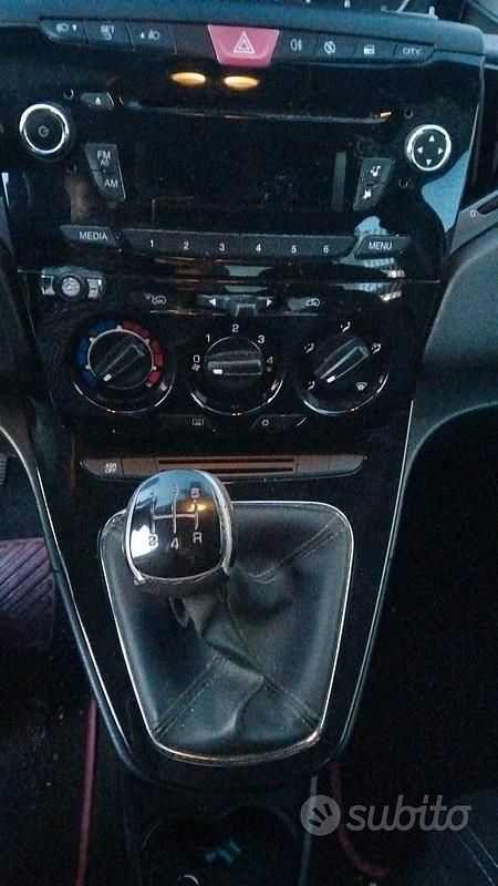 Usata Lancia Ypsilon 95 CV (69 kW) 2012 Grigio Utilitaria