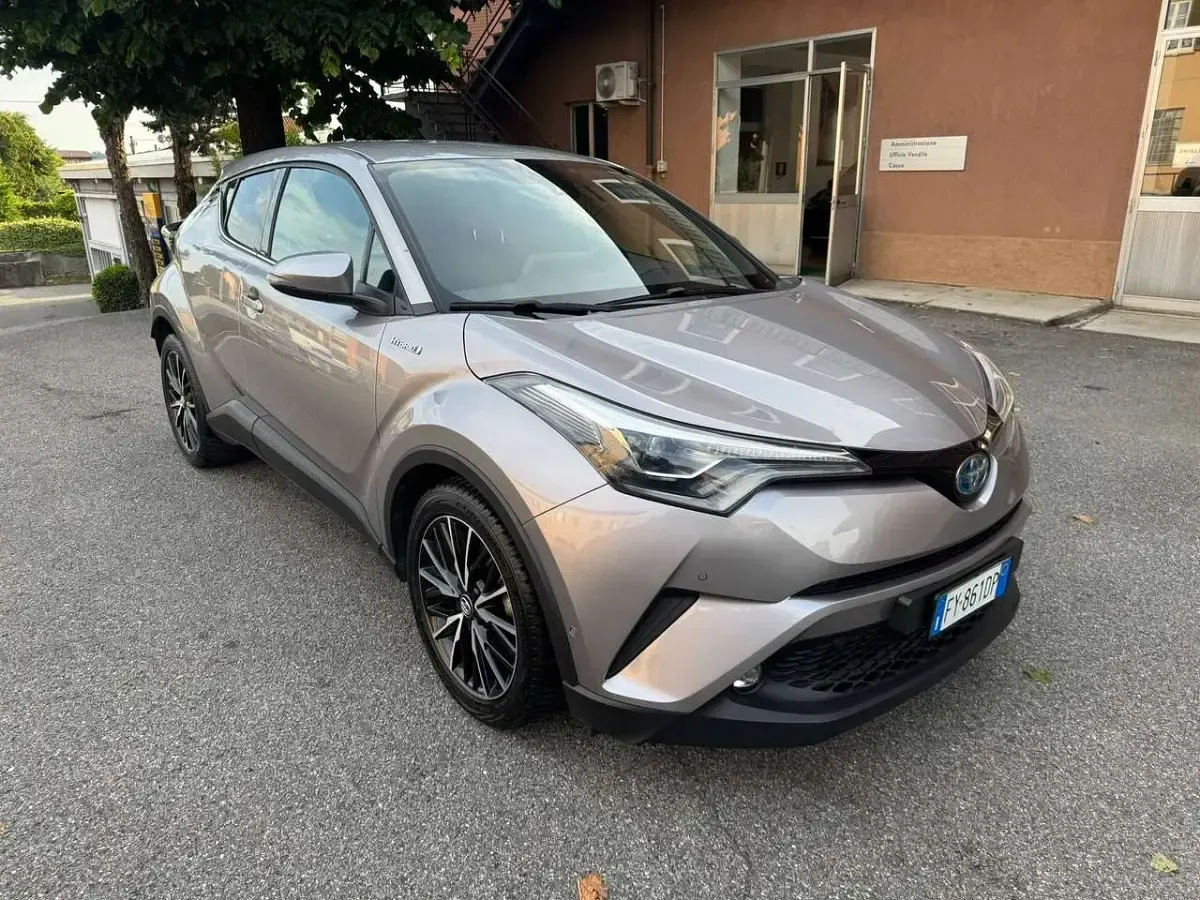 Usata Toyota C-HR Lounge 98 CV (72 kW) 2019 Grigio SUV
