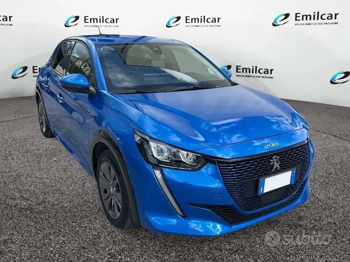Usata Peugeot 208 GT 56 kW (77 CV) 2021 Bluazzurro Utilitaria