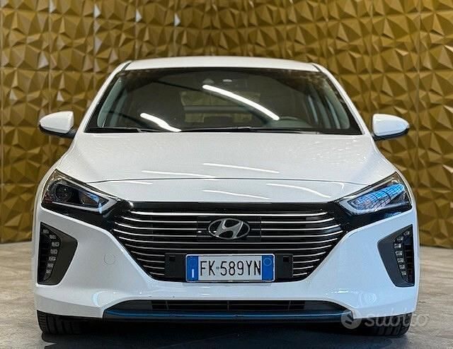 Bianco Usata 2017 Hyundai Ioniq Style Due volumi | 10.500 € (Cara) - Immagine 1/4