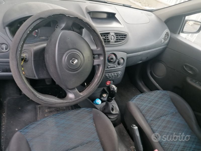 Usado Renault Clio II 75 CV (55 kW) 2008 Utilitario