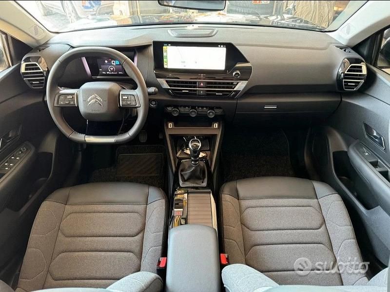 Begagnad Citroën C4 131 HK (96 kW) 2024 Grå SUV