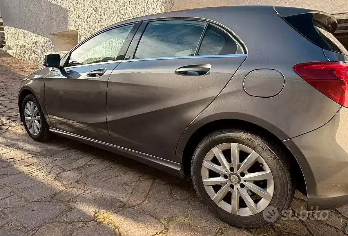 Occasion Mercedes A160 102 ch (75 kW) 2017 Gris Berline