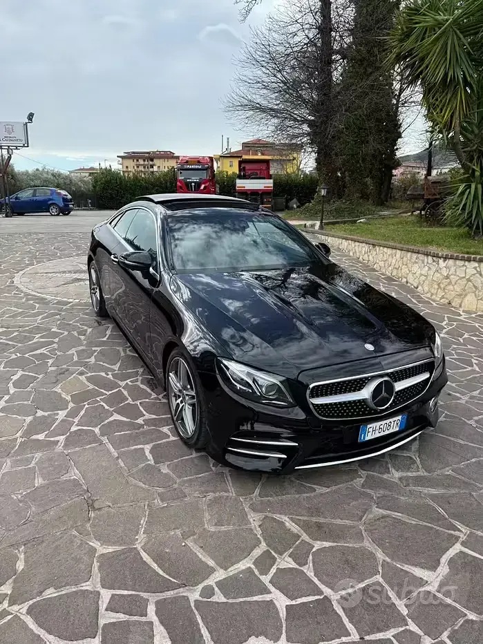 Usata Mercedes E220 Premium Plus 194 CV (142 kW) 2017 Nero Coupé