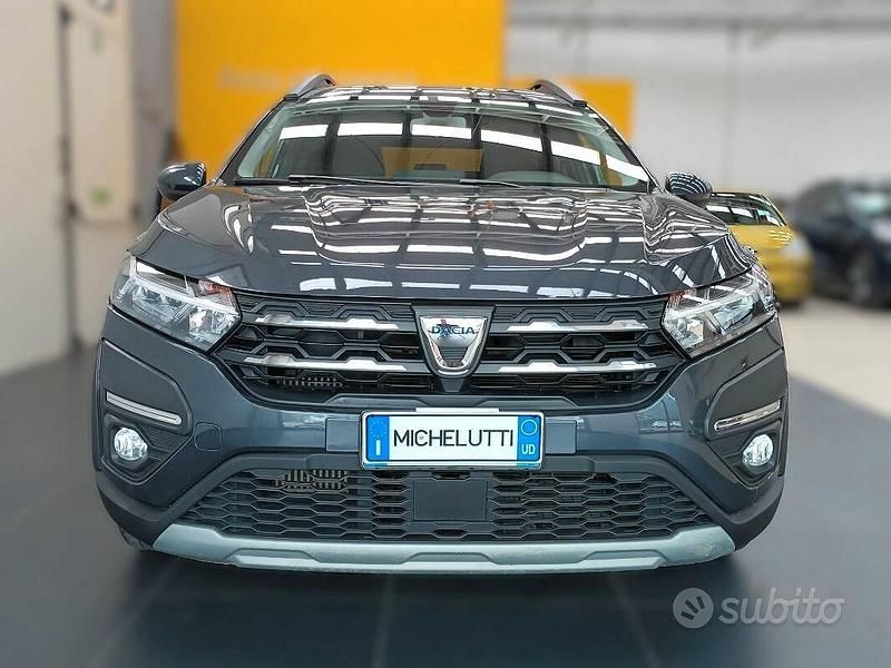 Usata Dacia Jogger Comfort 100 CV (73 kW) 2022 Grigio Monovolume