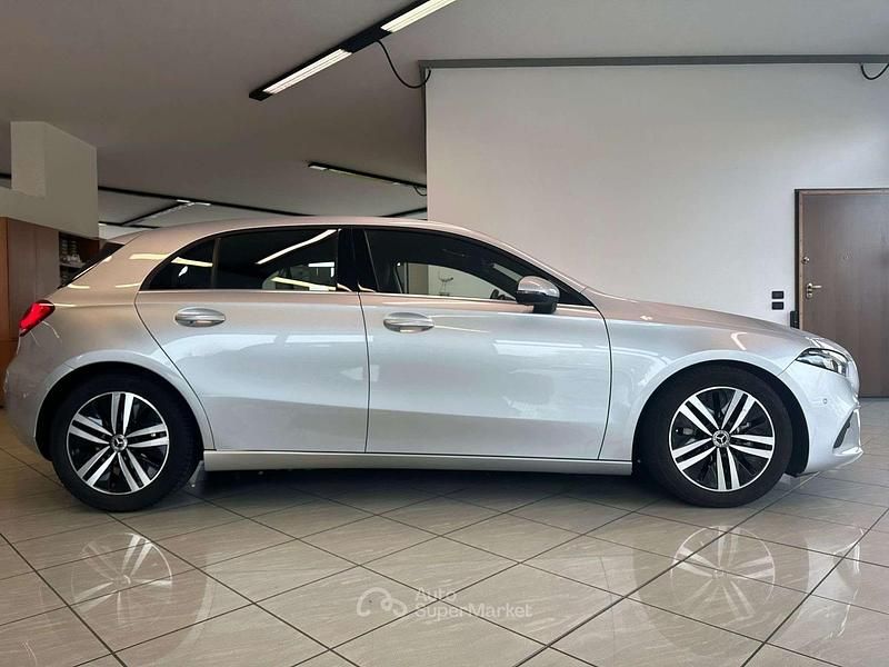 Usata Mercedes A180 Business 116 CV (85 kW) 2019 Argento Berlina