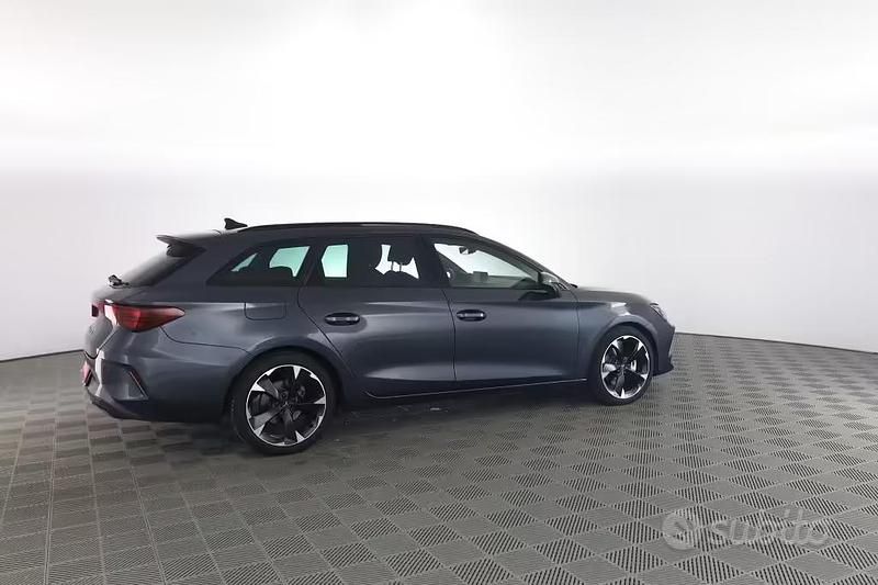 Usata Cupra Leon 150 CV (110 kW) 2024 Grigio Station wagon