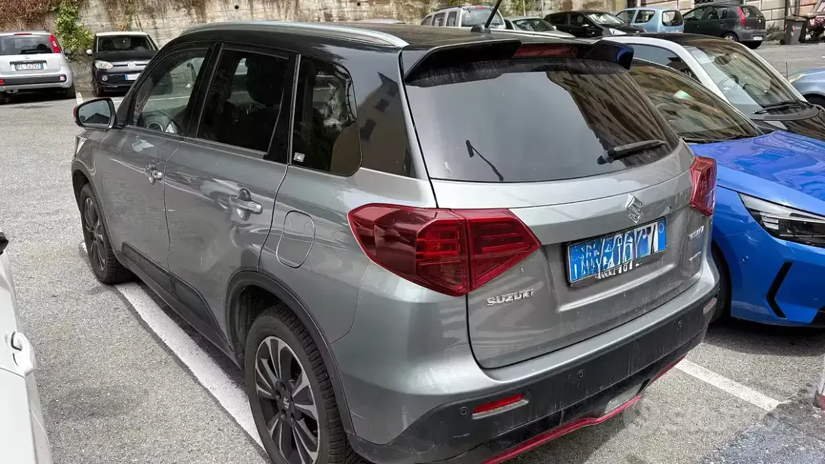Usata Suzuki Vitara 140 CV (102 kW) 2019 Grigio SUV