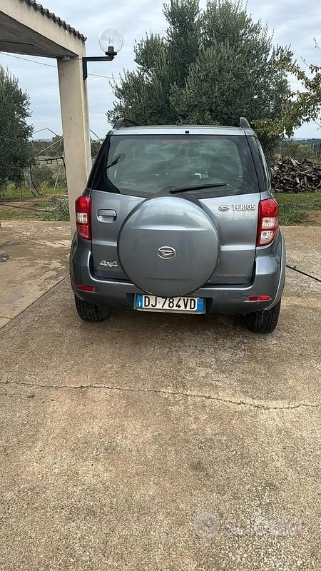 Usata Daihatsu Terios 105 CV (77 kW) 2008 Grigio SUV