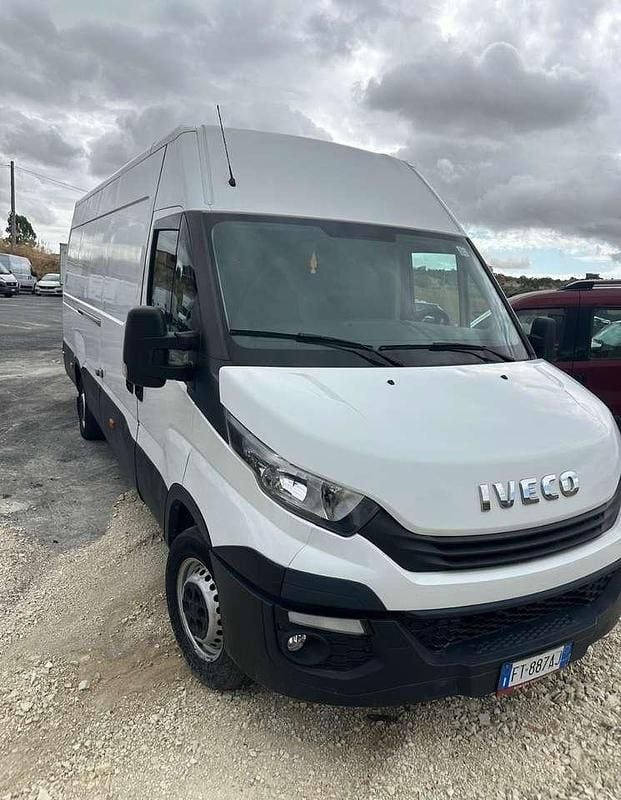 Usata Iveco Daily 140 CV (102 kW) 2018 Bianco Furgone