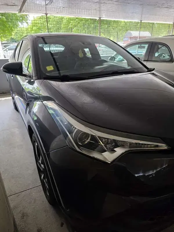 Usata Toyota C-HR Lounge 116 CV (85 kW) 2017 SUV