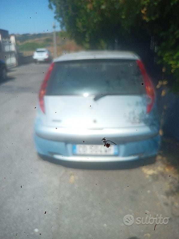 Usata Fiat Punto 80 CV (58 kW) 2000 Blu Utilitaria