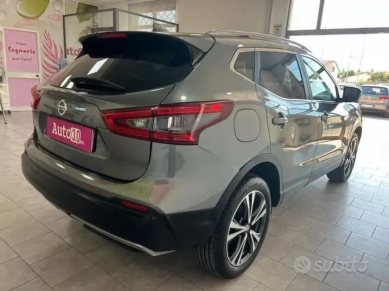 Usata Nissan Qashqai N-Connecta 116 CV (85 kW) 2020 Grigio SUV