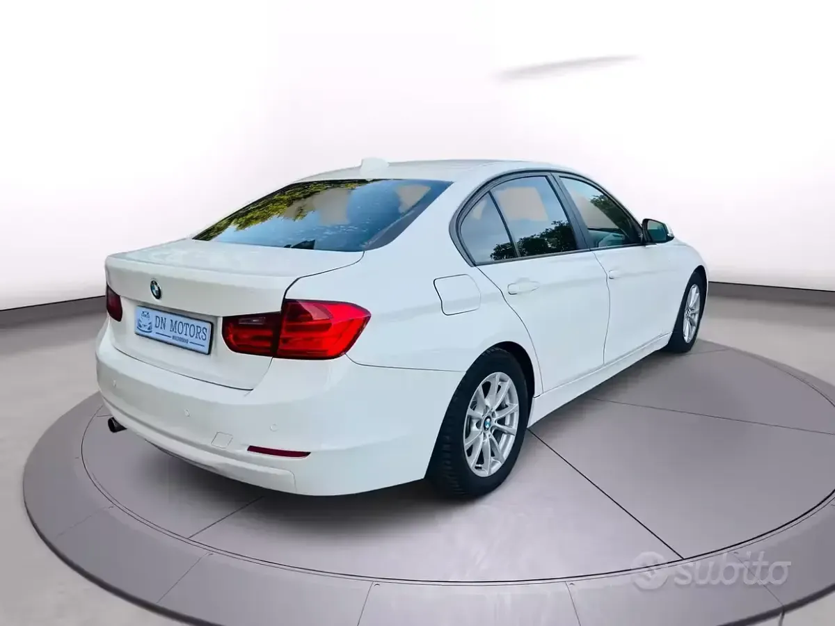 Usata BMW 318 143 CV (105 kW) 2013 Bianco Berlina