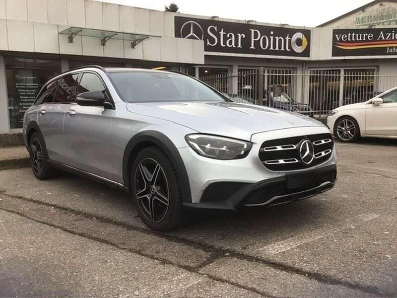 Argento Usata 2022 Mercedes E220 Premium Station wagon | 32.500 € (Ottimo prezzo) - Immagine 1/4