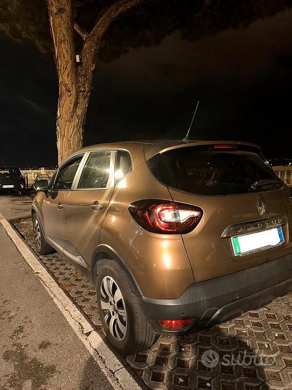 Usata Renault Captur 90 CV (66 kW) 2018 Marrone SUV