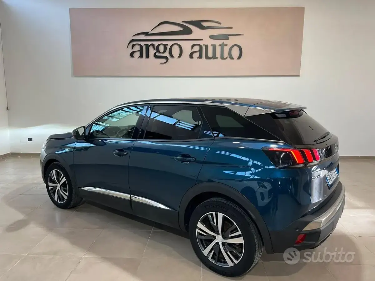 Usata Peugeot 3008 Allure 131 CV (96 kW) 2023 Blu/azzurro SUV