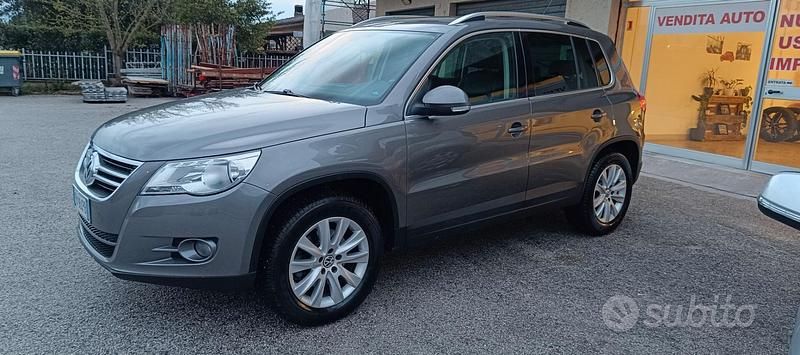 Usata VW Tiguan Sportline 140 CV (102 kW) 2010 Grigio SUV