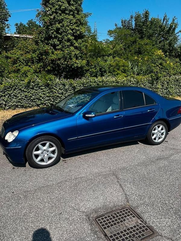 Usata Mercedes C200 Elegance 2003 Blu Berlina