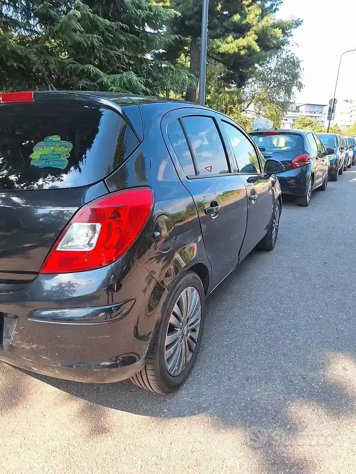 Usata Opel Corsa 85 CV (62 kW) 2014 Nero Utilitaria