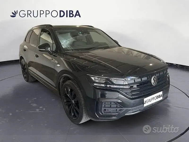 Usata VW Touareg 286 CV (210 kW) 2023 Nero SUV