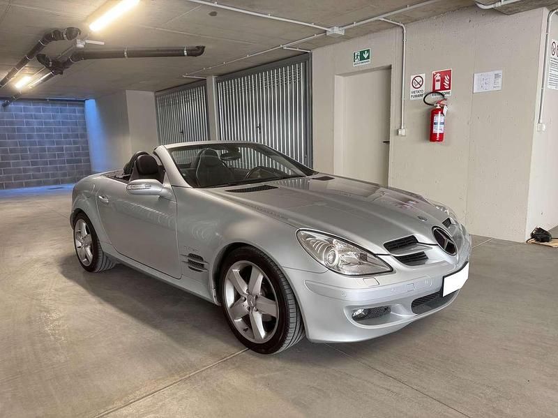 Usata Mercedes SLK200 163 CV (119 kW) 2006 Argento Cabrio