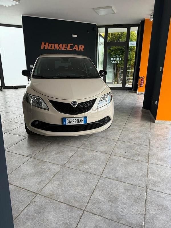 Usata Lancia Ypsilon S 69 CV (50 kW) 2019 Beige Utilitaria