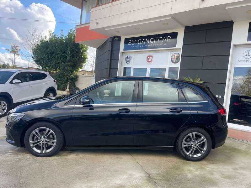 Usata Mercedes B180 116 CV (85 kW) 2019 Nero Monovolume