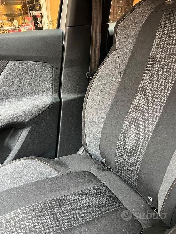 Usata Peugeot 3008 Active 2021 Grigio SUV