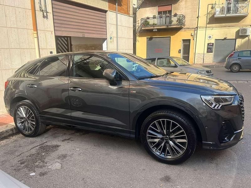 Grigio Usata 2023 Audi Q3 S-Line SUV | 38.500 € (Buon prezzo) - Immagine 1/4