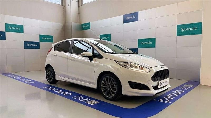 Bianco pastello Usata 2017 Ford Fiesta ST-Line Berlina | 9900 € (Buon prezzo) - Immagine 1/4