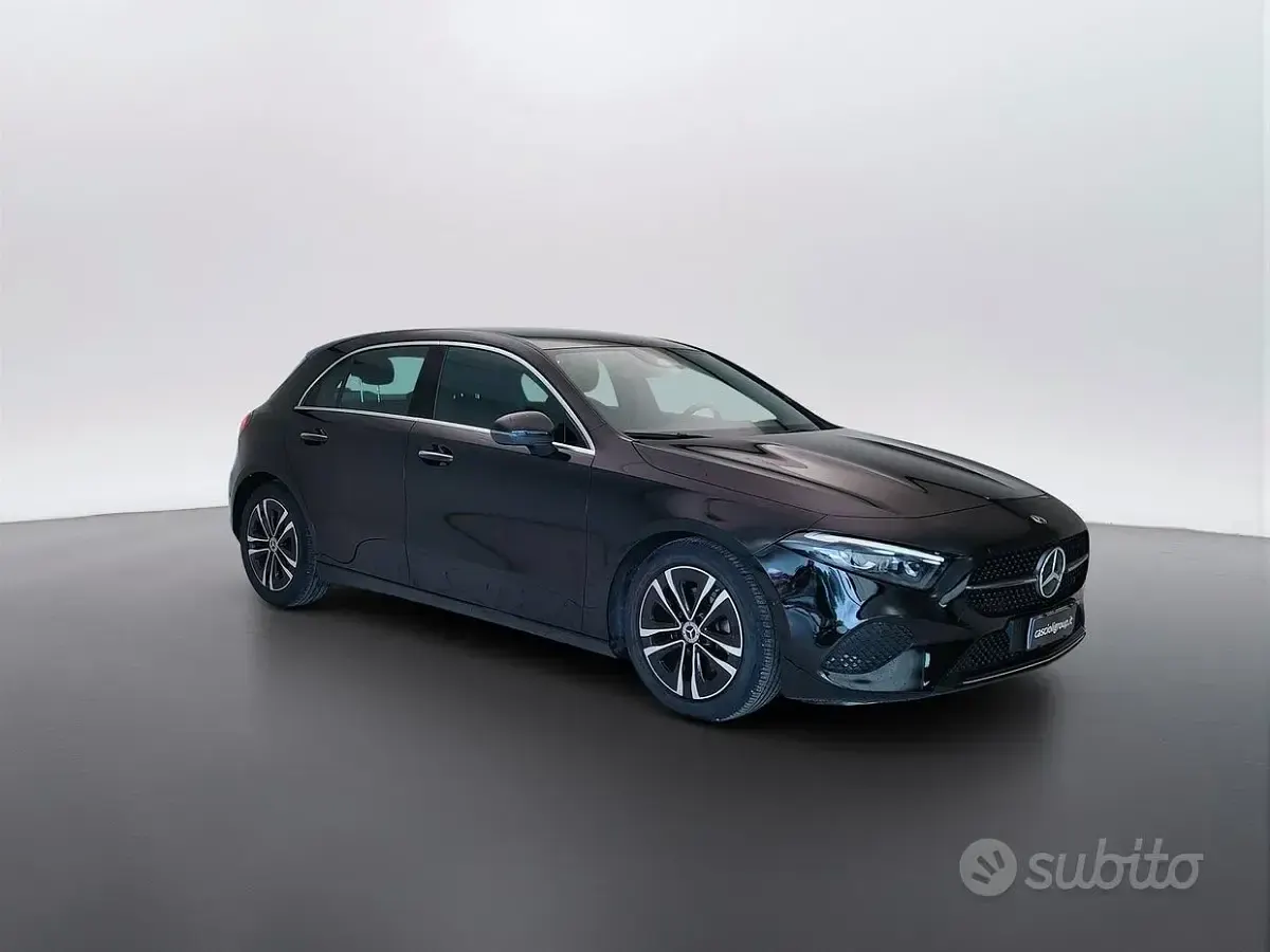 Usata Mercedes A180 Advanced Plus 116 CV (85 kW) 2023 Nero notte Berlina
