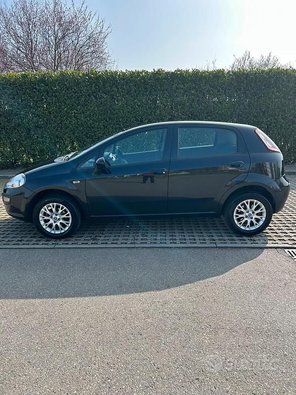 Usata Fiat Punto Evo 78 CV (57 kW) 2011 Nero Utilitaria