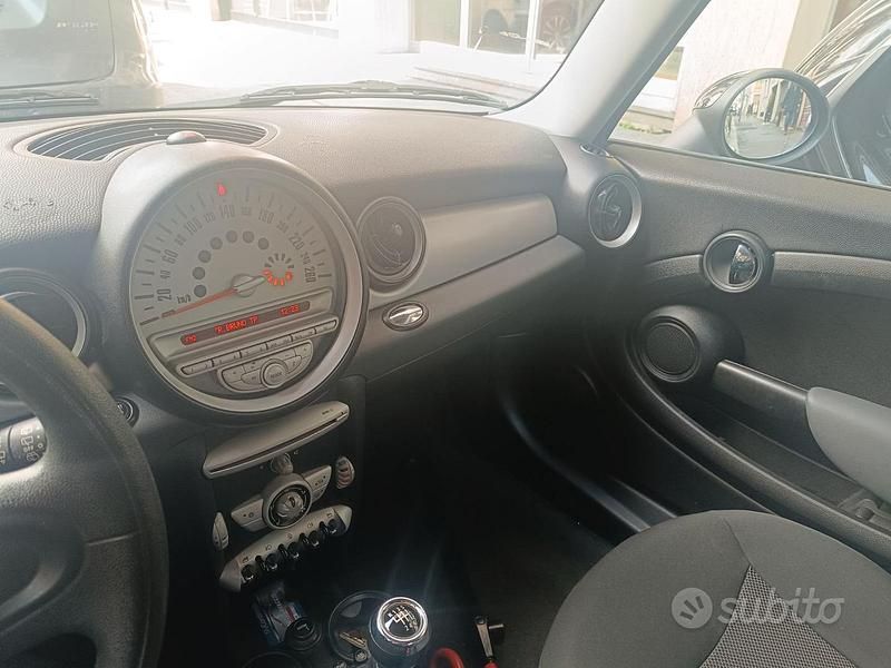 Usata Mini ONE 75 CV (55 kW) 2009 Grigio Utilitaria