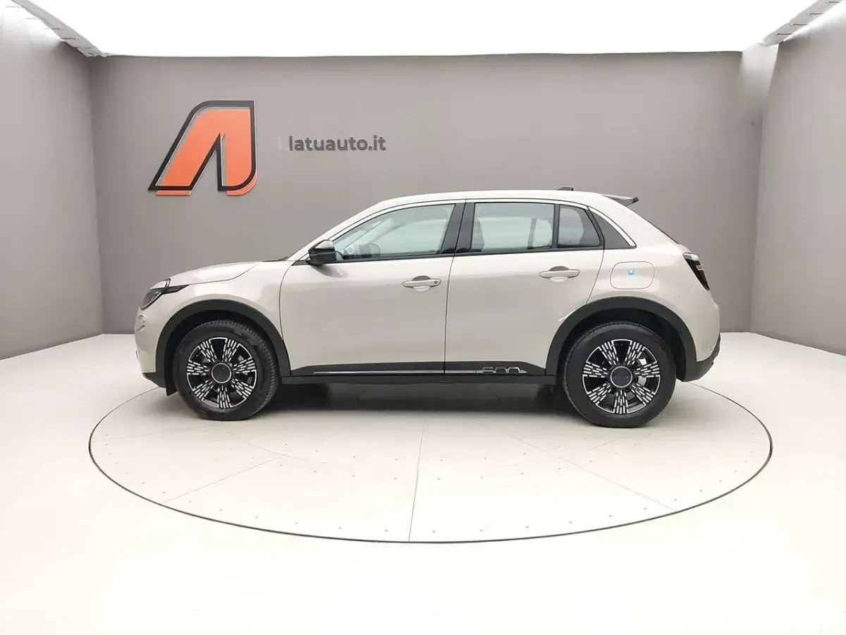 Usata Fiat 600 Icon 136 CV (100 kW) 2025 Crema cappuccino SUV