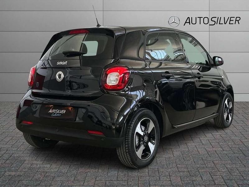 Begagnad Smart ForFour Electric Drive Passion 41 kW (56 HK) 2021 Svart Sedan