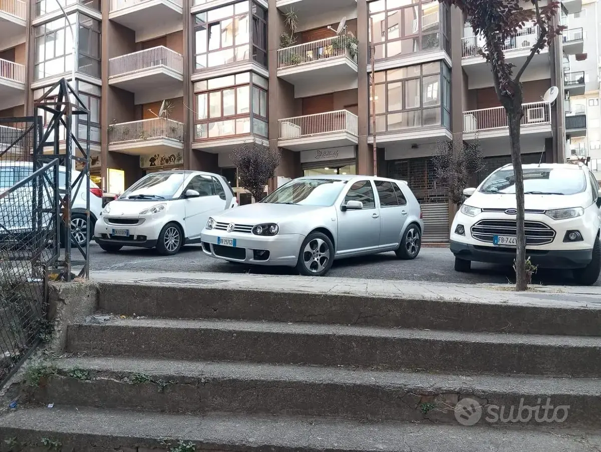 Usata VW Golf IV 130 CV (95 kW) 2003 Utilitaria