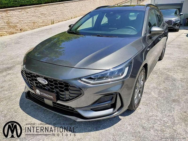 Grigio Usata 2023 Ford Focus ST Station wagon | 19.990 € (Buon prezzo) - Immagine 1/4