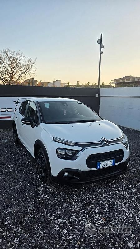 Usata Citroën C3 Shine 101 CV (74 kW) 2022 Bianco Utilitaria