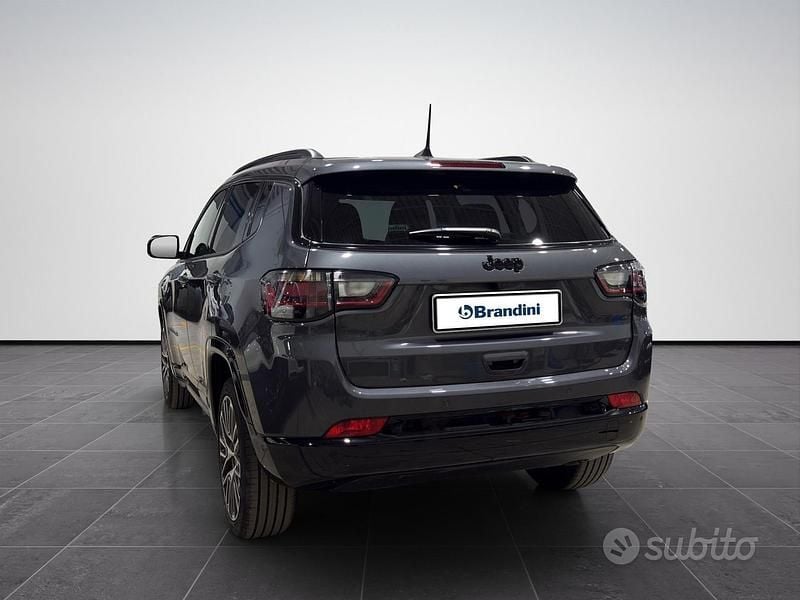 Usata Jeep Compass Summit 131 CV (96 kW) 2025 Graphite grey SUV
