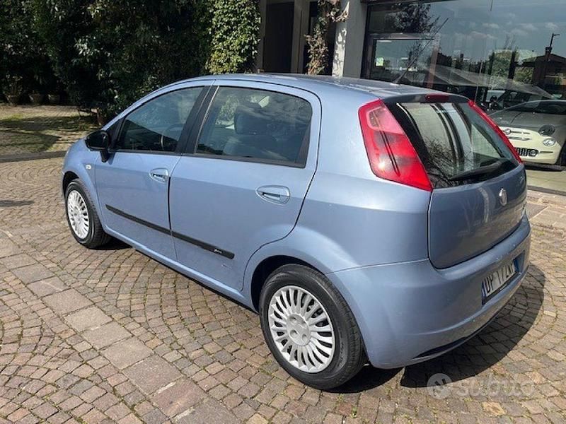 Usata Fiat Grande Punto 75 CV (55 kW) 2008 Azzurro Utilitaria